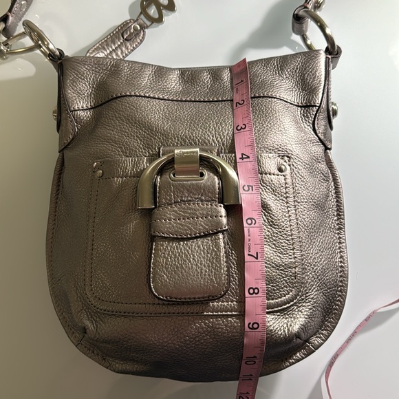 B Makowsky metallic pewter pebbled leather crossbody bag - Picture 12 of 13